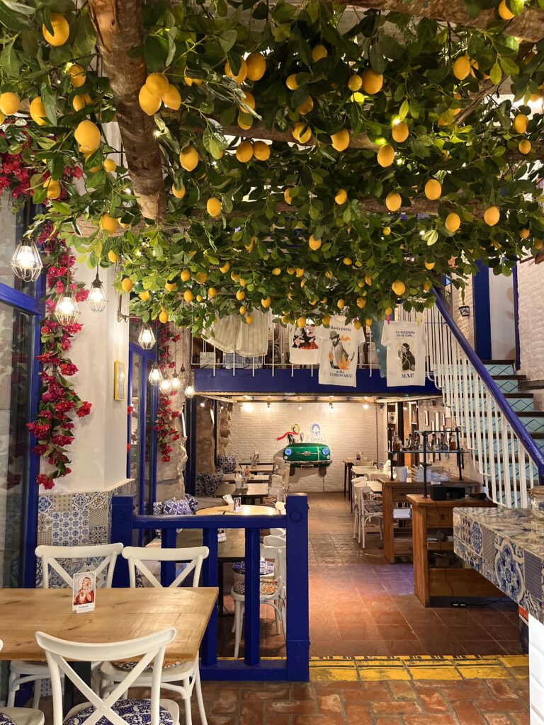 Dolce Vita de Boqueria, un viaje a la Ialia ochentera, vital y divertida.